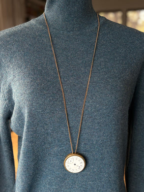 Necklace with a timepiece pendant 
