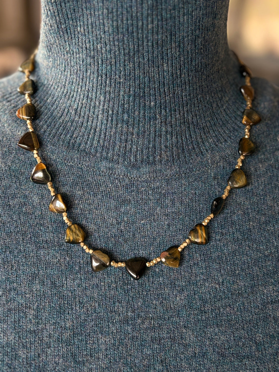 Necklace with heart-shaped tigers eye beaded necklace 